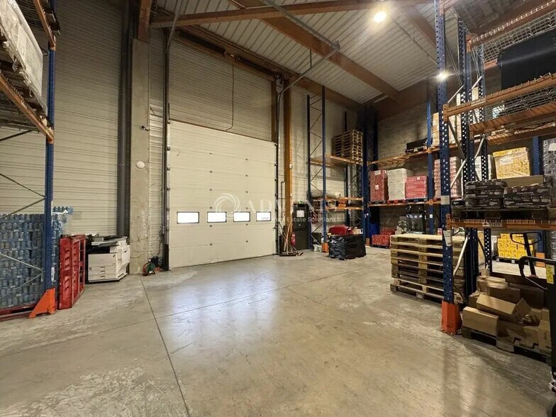 Flex in Gonesse for lease - Building Photo - Image 3 of 11