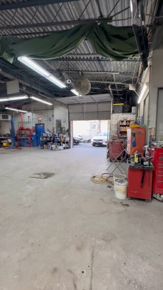 111 Jewett Ave, Staten Island, NY for lease - Commercial Listing Video - Image 3 of 14