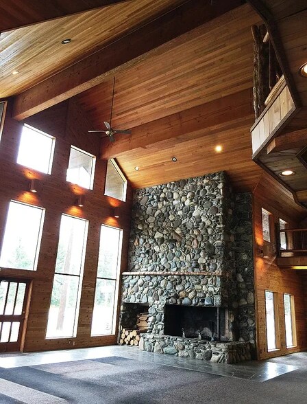 1015 Seeman St, Darrington, WA à louer - Photo du bâtiment - Image 2 de 5