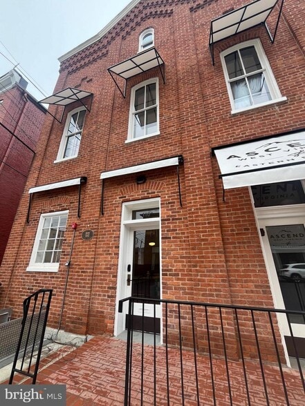 110-112 W Burke St, Martinsburg, WV for lease - Building Photo - Image 2 of 10