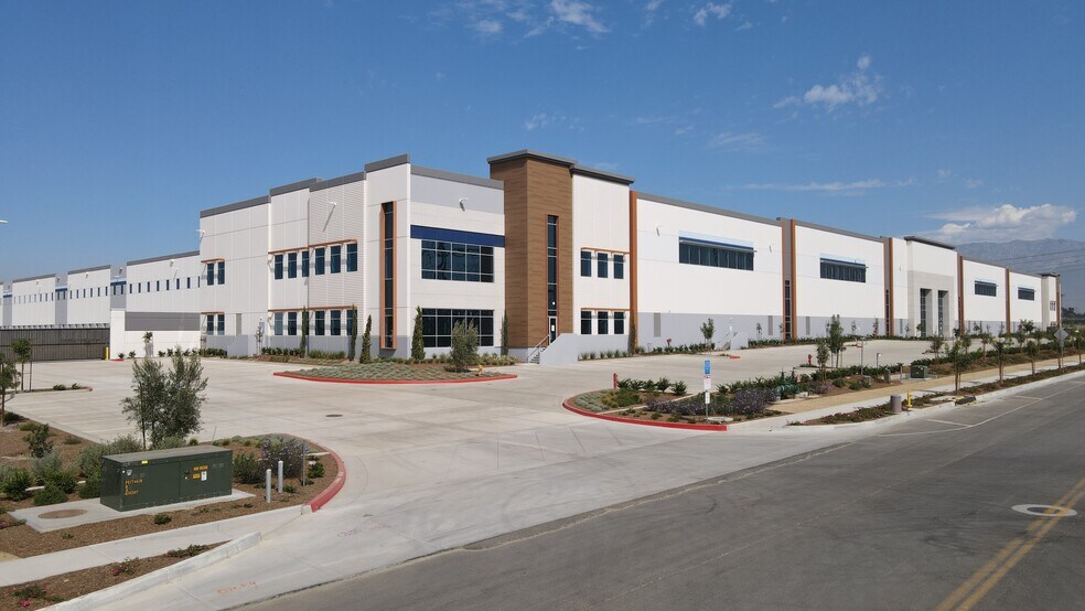 3550 Millcreek Ave, Ontario, CA à louer - Photo du bâtiment - Image 2 de 12