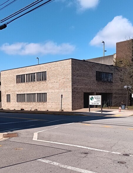 701 Fourth Ave, New Kensington, PA à vendre - Photo du bâtiment - Image 1 de 18