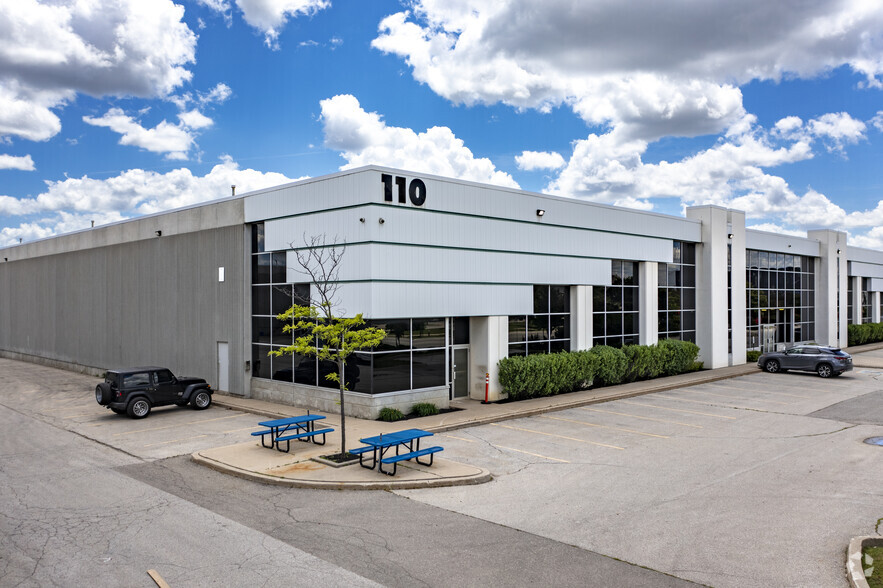 110 Ambassador Dr, Mississauga, ON for lease - Primary Photo - Image 1 of 3