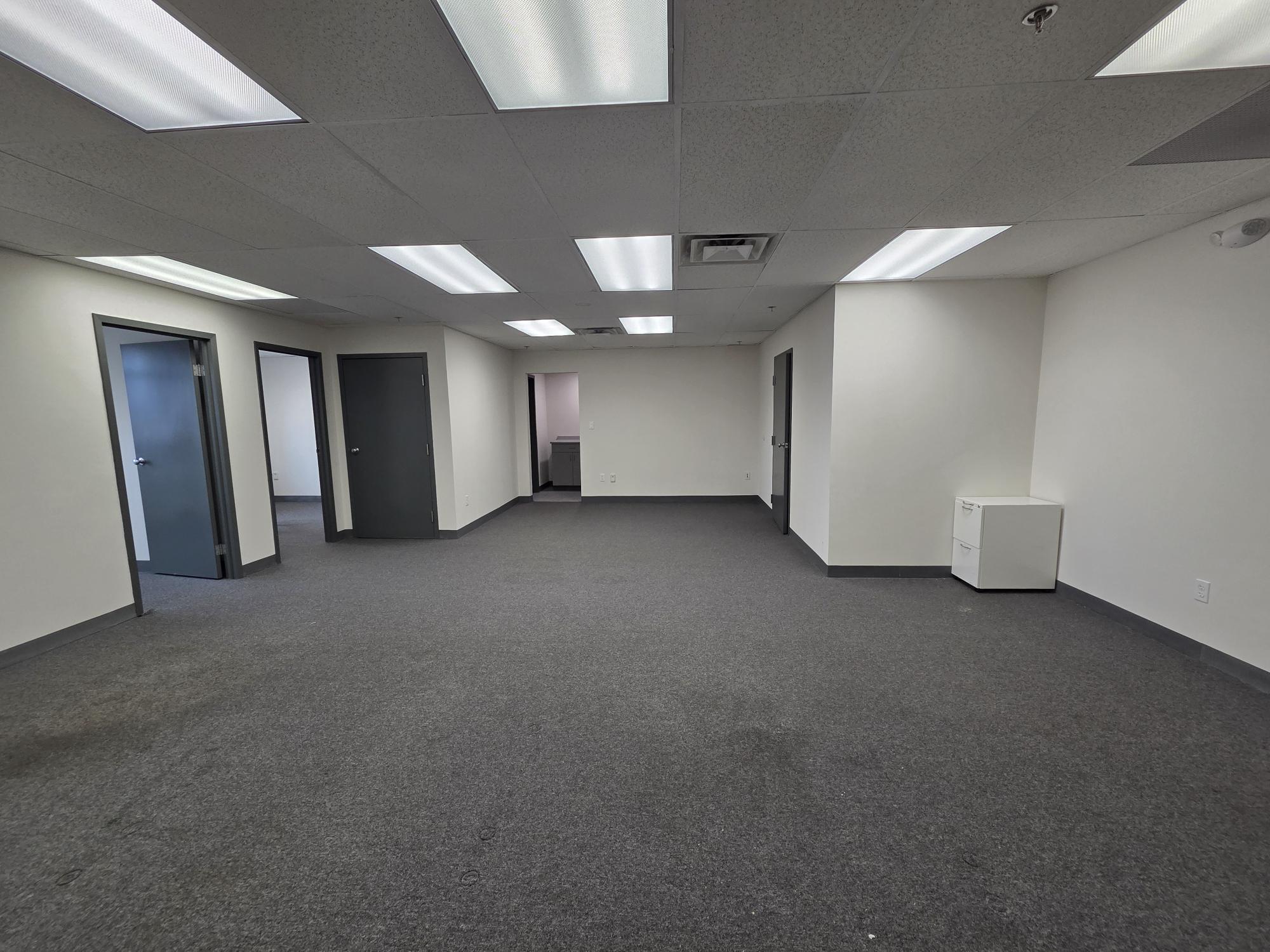 2-100 Tower Office Park, Woburn, MA for lease Interior Photo- Image 1 of 7