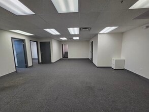 2-100 Tower Office Park, Woburn, MA for lease Interior Photo- Image 1 of 7