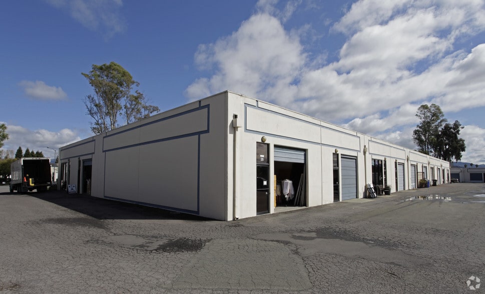 1755 Industrial Way, Napa, CA à louer - Photo du bâtiment - Image 2 de 6