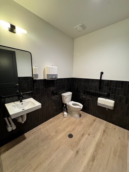 352 S 2000 W, Pleasant Grove, UT à louer - Photo du bâtiment - Image 3 de 5