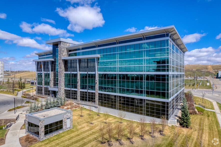 28 Quarry Park Blvd SE, Calgary, AB for lease - Building Photo - Image 2 of 10