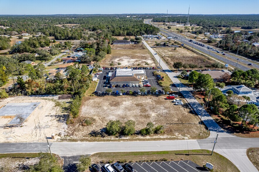 10201 Yale Ave, Weeki Wachee, FL à vendre - Photo du bâtiment - Image 3 de 5