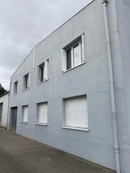 3 Rue Jean Macé, Saint-Symphorien-d'Ozon à louer - Photo du bâtiment - Image 2 de 6