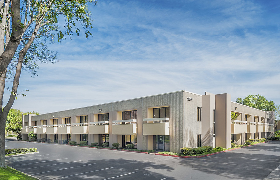 3176 Pullman St, Costa Mesa, CA for lease - Building Photo - Image 1 of 6