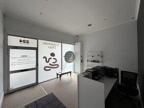 224 McKinnon Rd, McKinnon for lease Interior Photo- Image 1 of 11