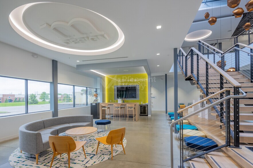 30320 Emerald Valley Pky, Solon, OH à vendre - Photo intérieure - Image 3 de 12