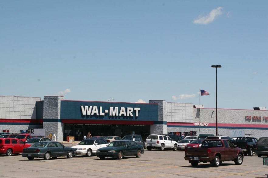 1152-1200 E Walnut St, Watseka, IL à louer - Photo du bâtiment - Image 3 de 8