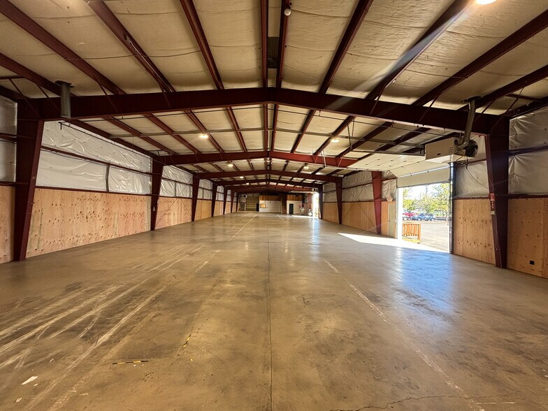 250 SE Booth Bend Rd, McMinnville, OR à louer - Photo du bâtiment - Image 3 de 11