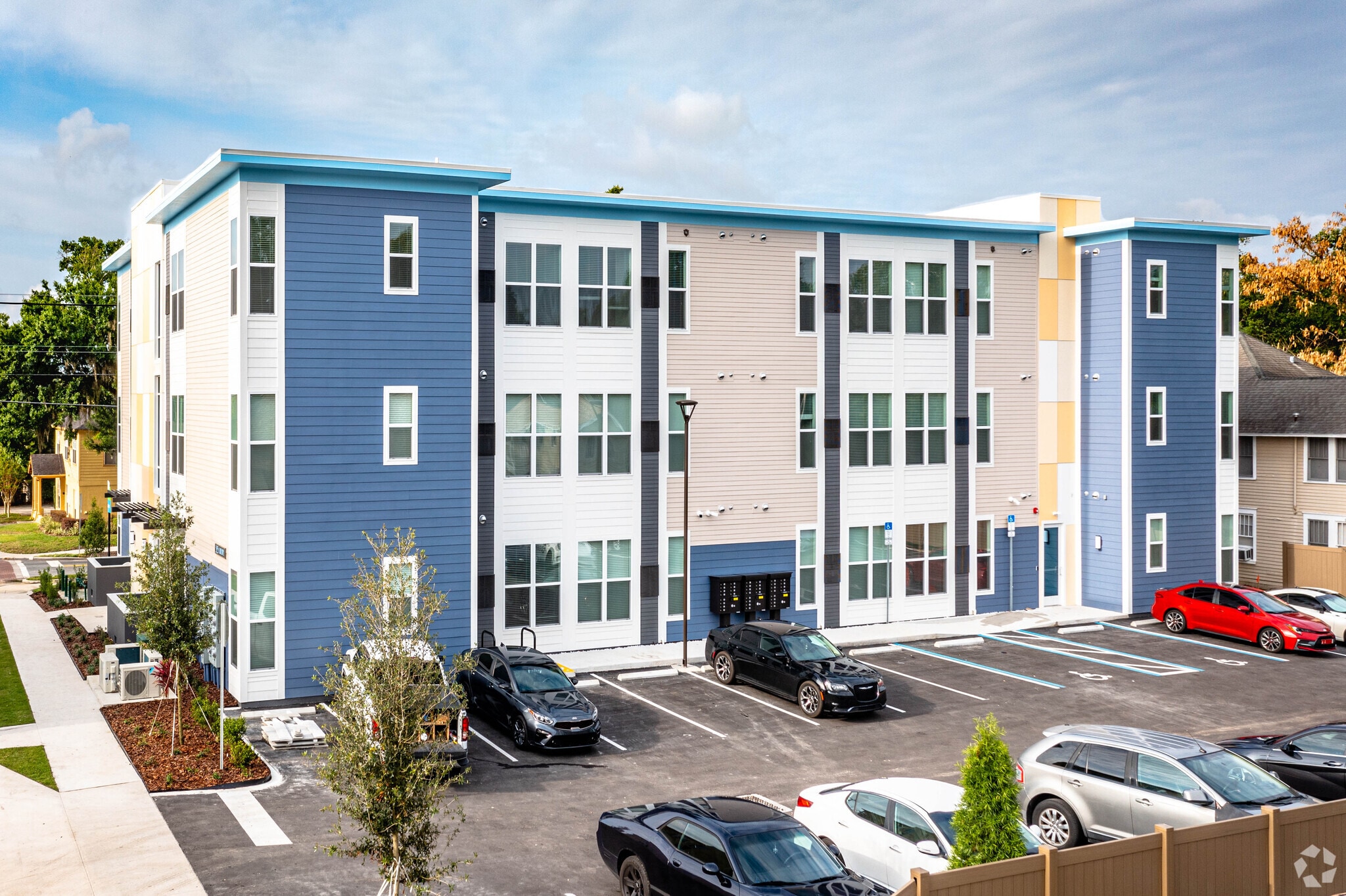 325 S Lake Ave, Lakeland, FL à vendre Photo principale- Image 1 de 44