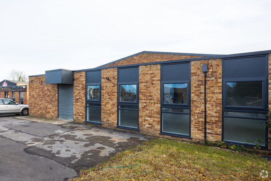 2-3B Sovereign Way, Tonbridge à louer - Photo du bâtiment - Image 2 de 3