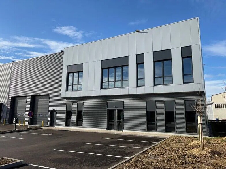 20-24 Avenue Du 24 Août 1944, Corbas for lease - Building Photo - Image 2 of 18