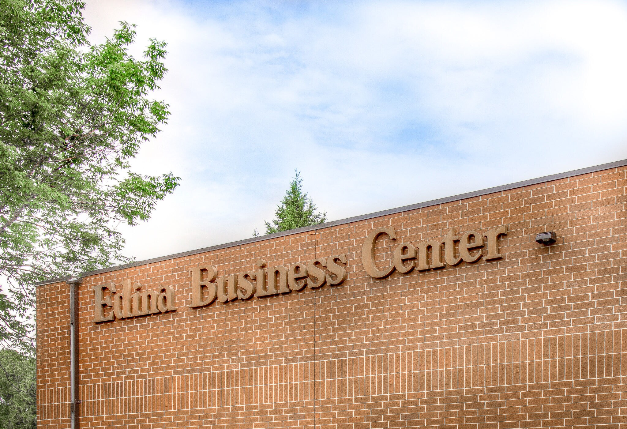 5500 Lincoln Dr, Edina, MN for lease Building Photo- Image 1 of 20