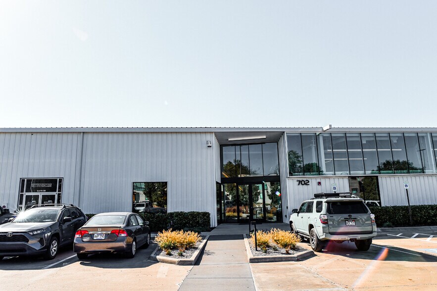 700 SE 5th St, Bentonville, AR à louer - Photo du bâtiment - Image 3 de 21