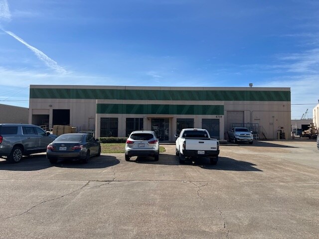 4731 Darien St, Houston, TX à louer - Photo du bâtiment - Image 2 de 12