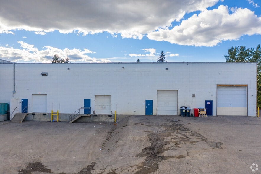3700 78th Ave SE, Calgary, AB for lease - Building Photo - Image 2 of 4