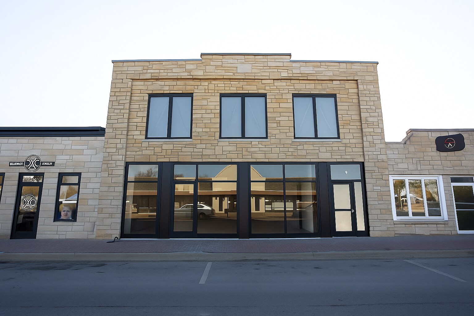 11109-11111 Johnson Dr, Shawnee, KS for lease Building Photo- Image 1 of 11