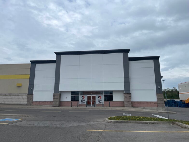 165-181 N Queen St, Toronto, ON for lease - Building Photo - Image 2 of 6