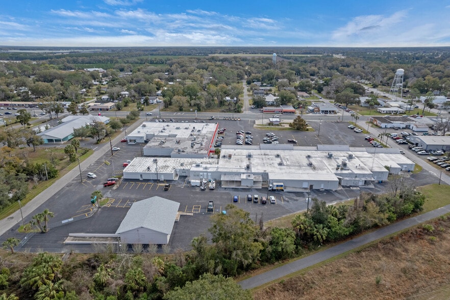 128 NW 3rd Ave, Chiefland, FL for lease - Building Photo - Image 2 of 4