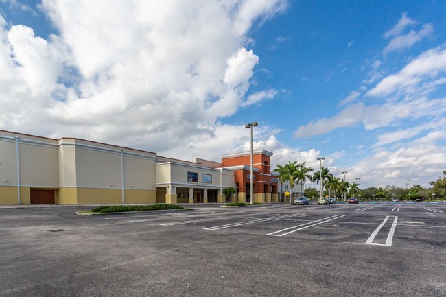 Plus de détails pour 17355 NW 59th Ave, Hialeah, FL - Commerce de détail à vendre