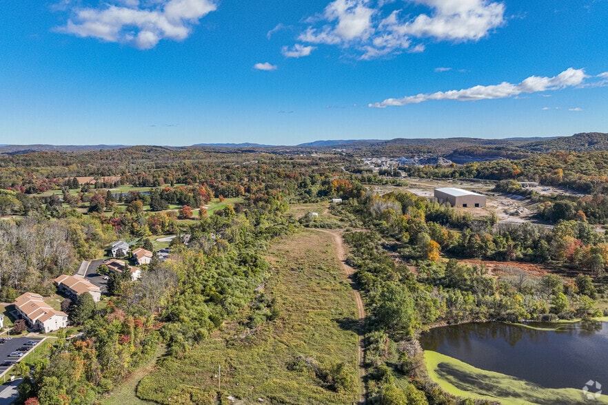 99 Mulford Ct, Lafayette, NJ for sale - Building Photo - Image 1 of 12