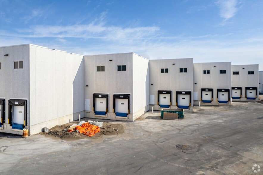 151 Steinway Blvd, Toronto, ON for lease - Building Photo - Image 3 of 3