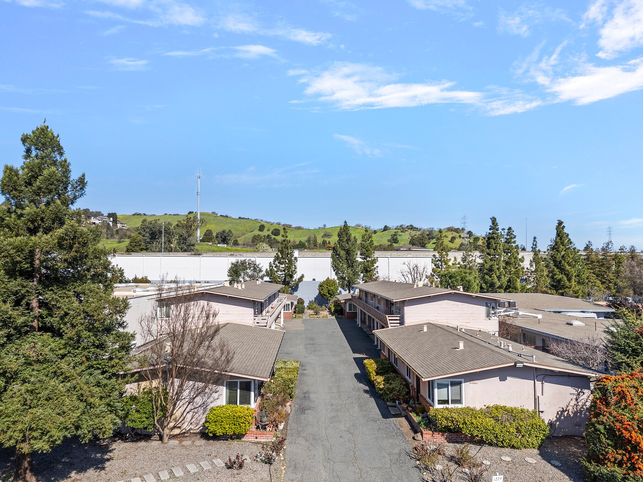 1229 Boulevard Way, Walnut Creek, CA à vendre Photo du bâtiment- Image 1 de 1