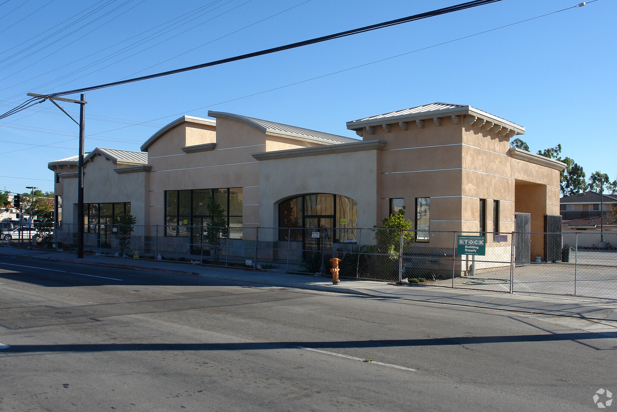 400-430 W Wooley Rd, Oxnard, CA à louer Photo principale- Image 1 de 4