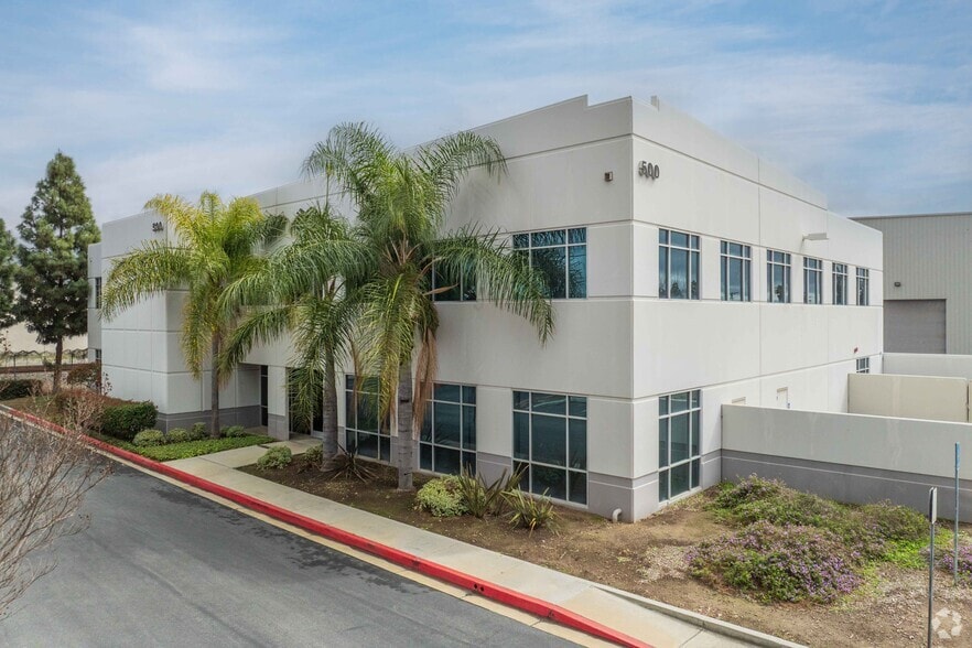 500 W Collins Ave, Orange, CA for sale - Primary Photo - Image 1 of 5