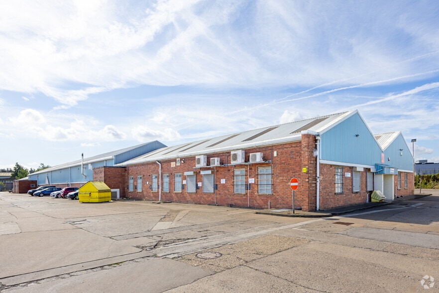 Parkside Ln, Leeds for lease - Building Photo - Image 3 of 5