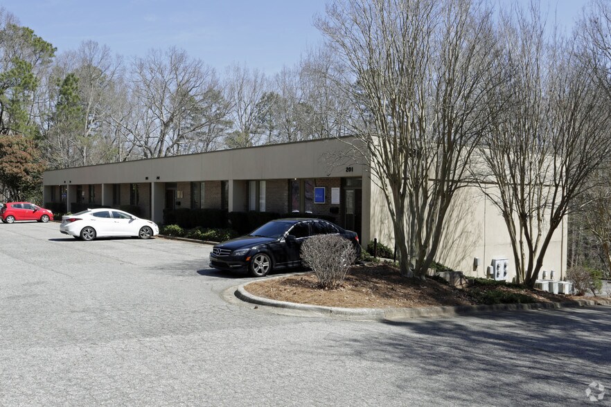 1215 Jones Franklin Rd, Raleigh, NC à louer - Photo principale - Image 1 de 5