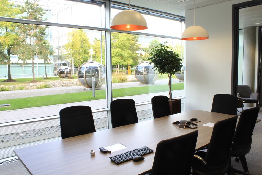 566 Chiswick High Rd, Londres à louer - Photo intérieure - Image 2 de 13