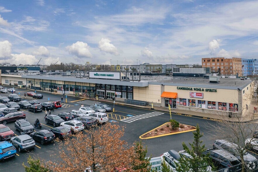 168-202 Alewife Brook Pky, Cambridge, MA for lease - Primary Photo - Image 1 of 2