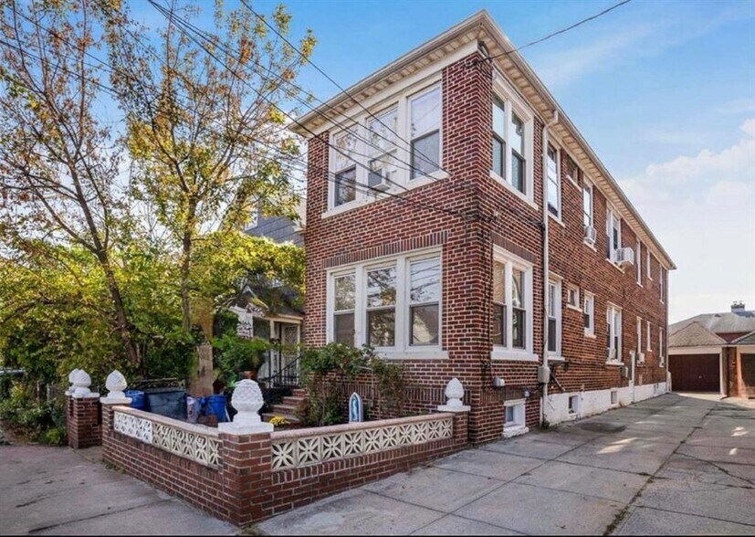 14716 20th Ave, Whitestone, NY for sale - Primary Photo - Image 1 of 1