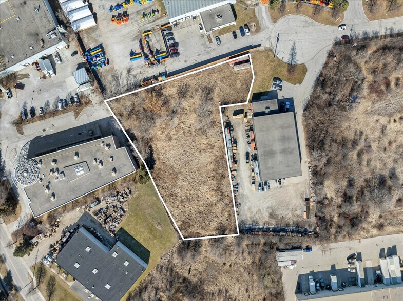 10 Chisholm Ct, Ajax, ON à vendre - Photo du bâtiment - Image 2 de 19