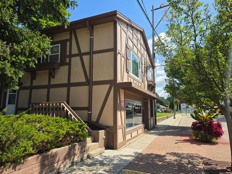 N116W15830 Main St, Germantown, WI à louer - Photo du bâtiment - Image 2 de 5