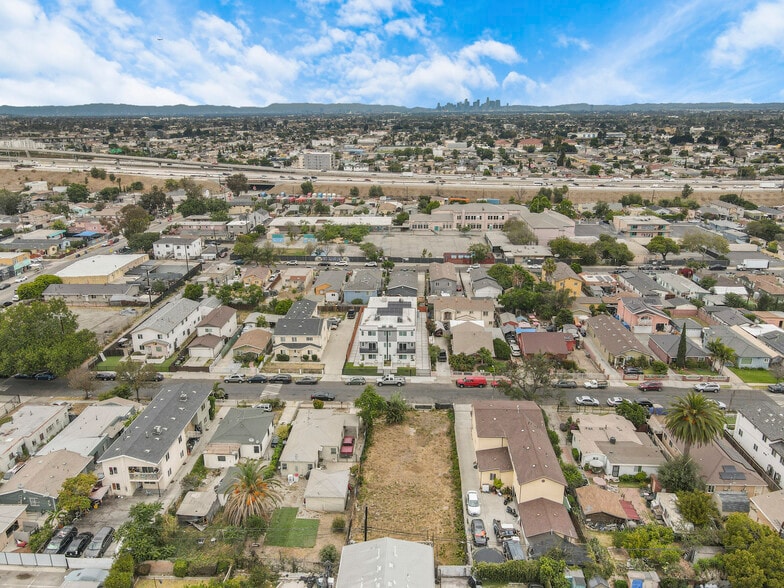132 E 119th St, Los Angeles, CA à vendre - Photo du bâtiment - Image 3 de 16