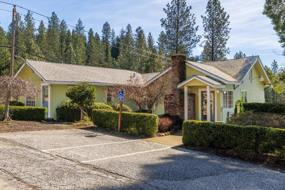 2611 Nevada City Hwy, Grass Valley, CA à vendre Photo principale- Image 1 de 16
