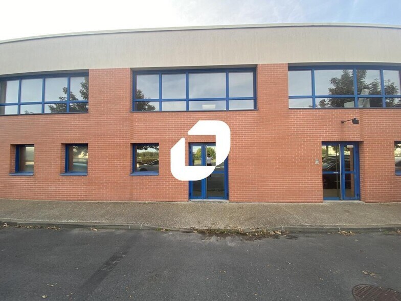 Flex in Lieusaint for lease - Building Photo - Image 1 of 10