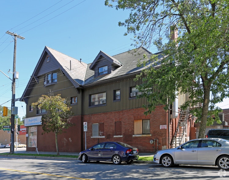 750-754 Main St E, Hamilton, ON à vendre - Photo du bâtiment - Image 2 de 4