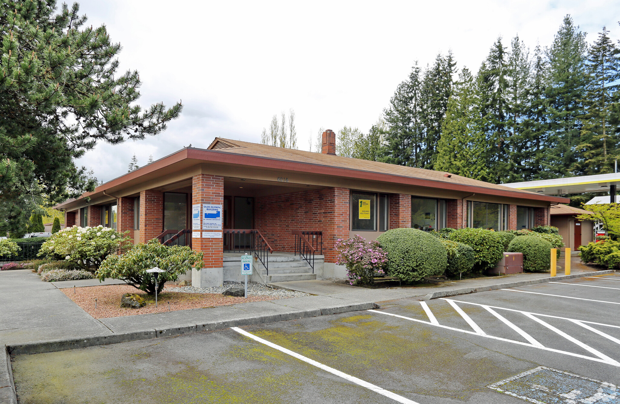 6016-6026 204th St SW, Lynnwood, WA for lease Building Photo- Image 1 of 3