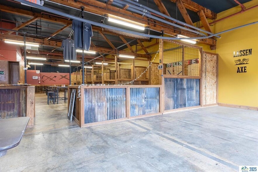 55 S Sacramento St, Susanville, CA à vendre - Photo du bâtiment - Image 2 de 18