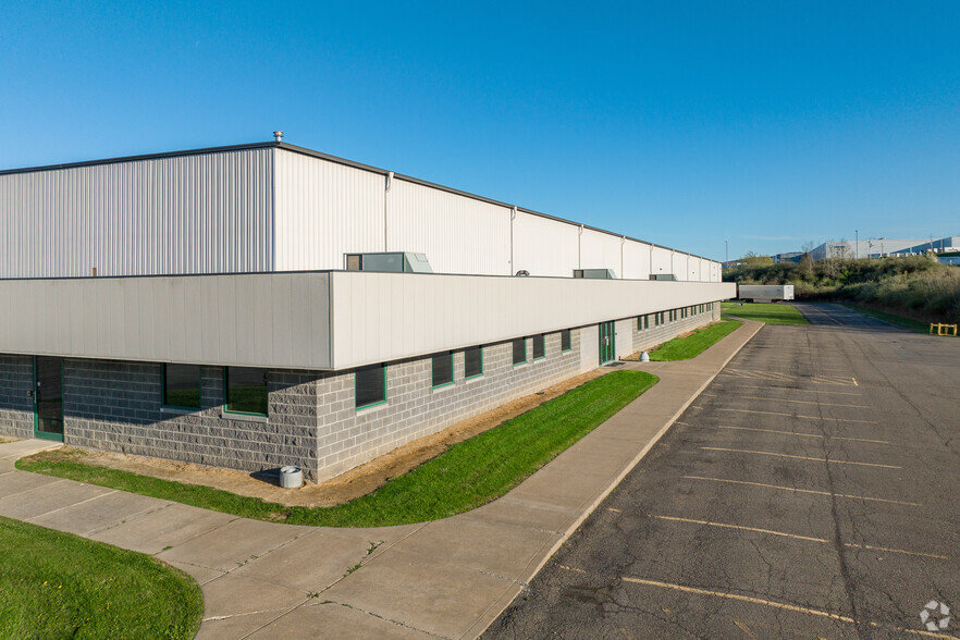 216 Broome Corporate Pky, Conklin, NY à vendre - Photo principale - Image 1 de 1