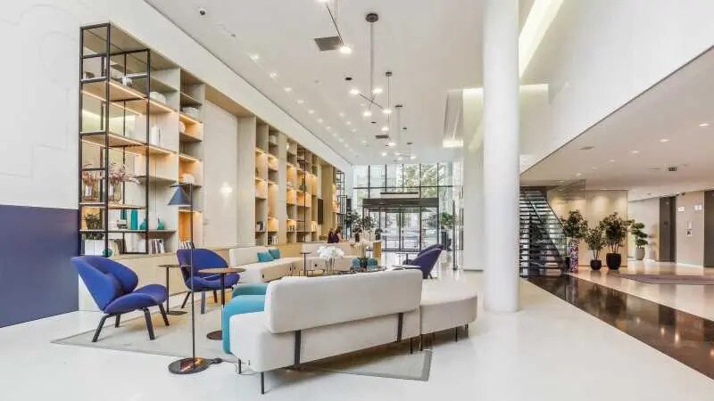 96-104 avenue Charles de Gaulle, Neuilly-sur-Seine for lease - Lobby - Image 3 of 9